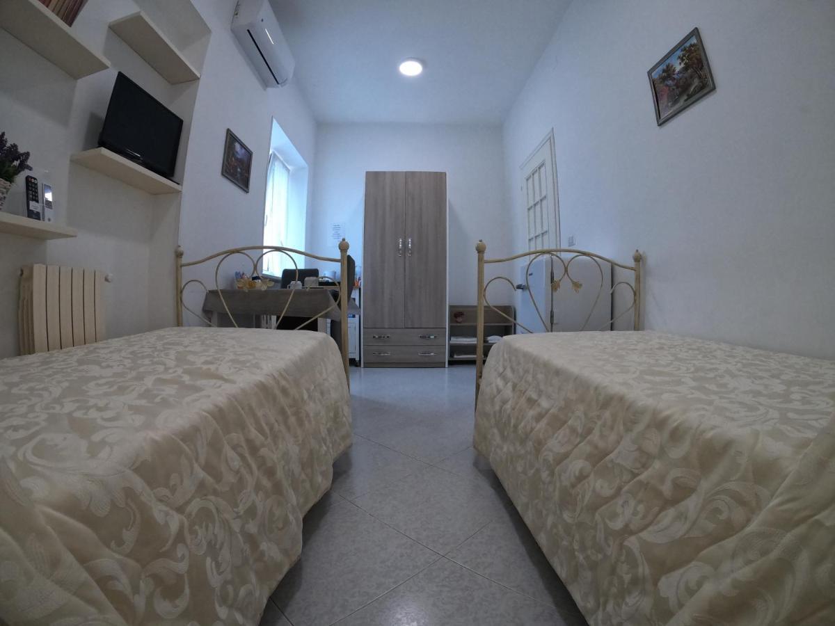 Ostello Villafranca Pignola Kültér fotó