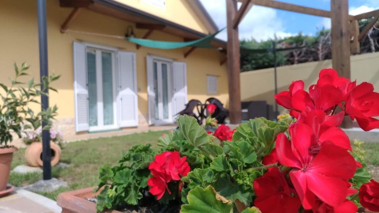 Ostello Villafranca Pignola Kültér fotó