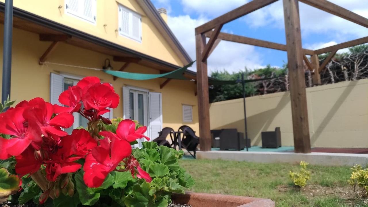 Ostello Villafranca Pignola Kültér fotó