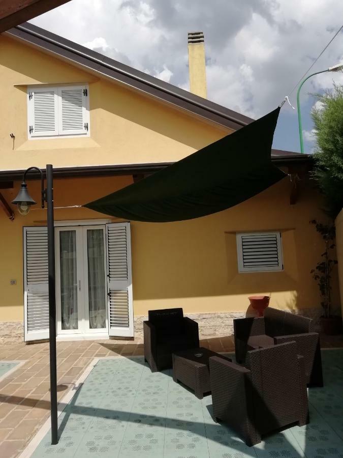 Ostello Villafranca Pignola Kültér fotó