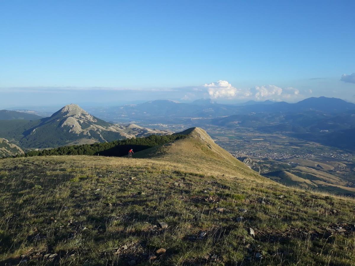Ostello Villafranca Pignola Kültér fotó